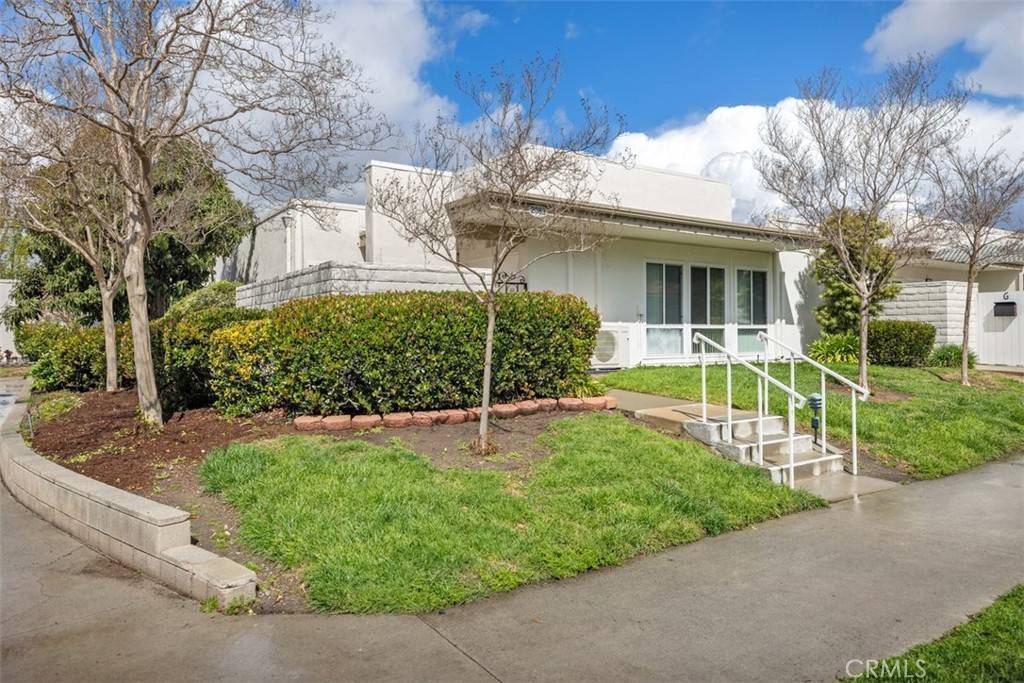Laguna Woods, CA 92637,2083 Ronda Granada #H