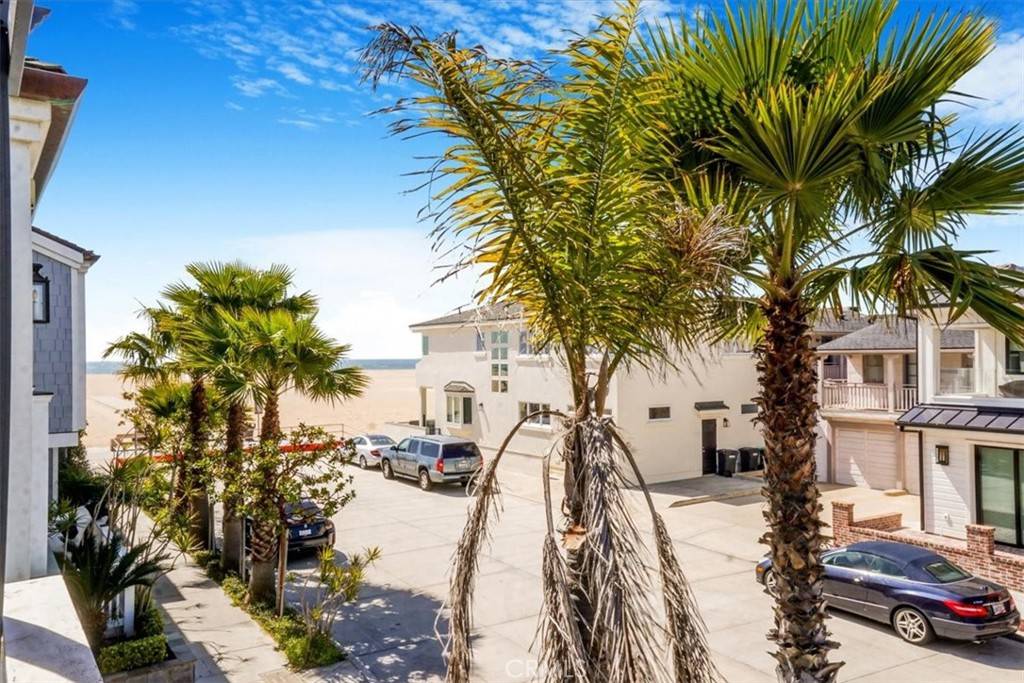 Newport Beach, CA 92661,523 W Balboa BLVD