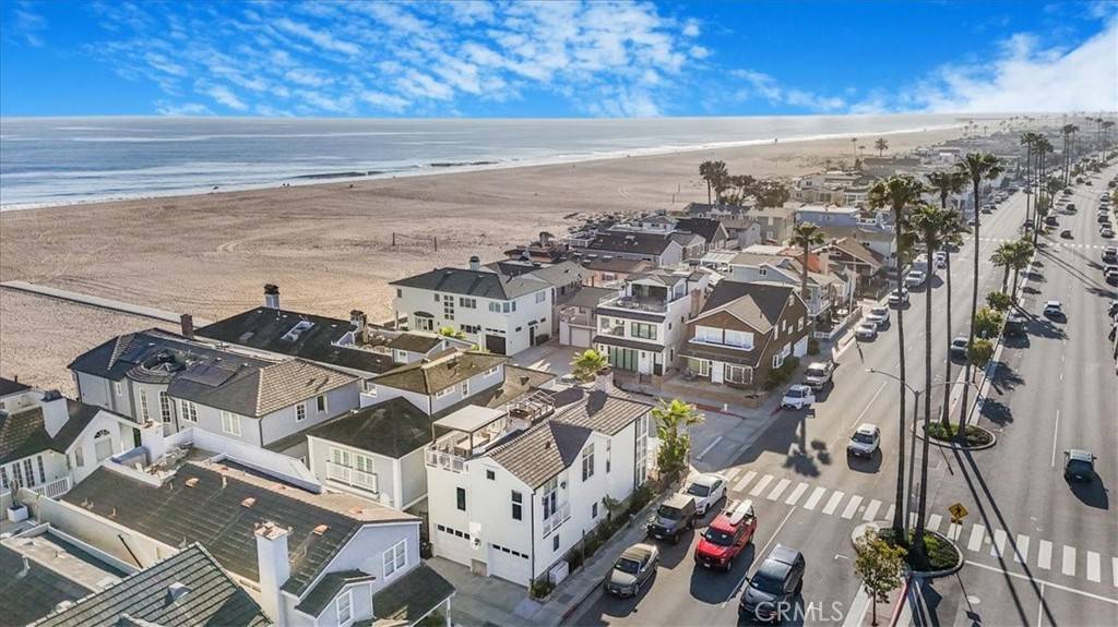 Newport Beach, CA 92661,523 W Balboa BLVD