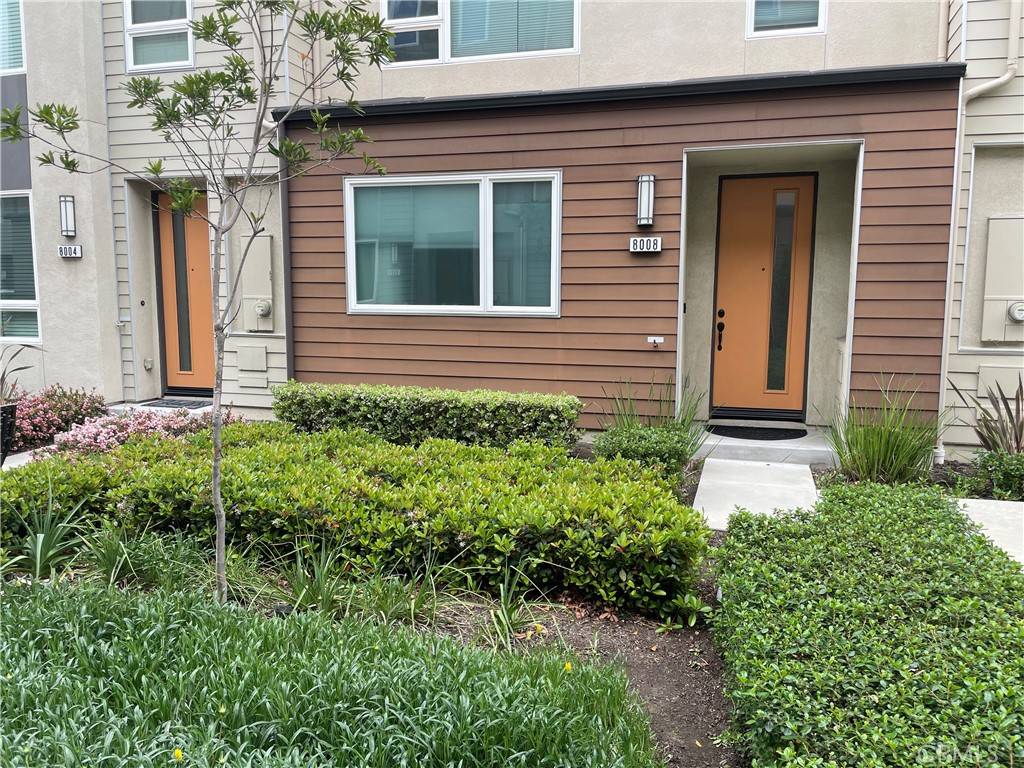 Downey, CA 90241,8008 Privet LN