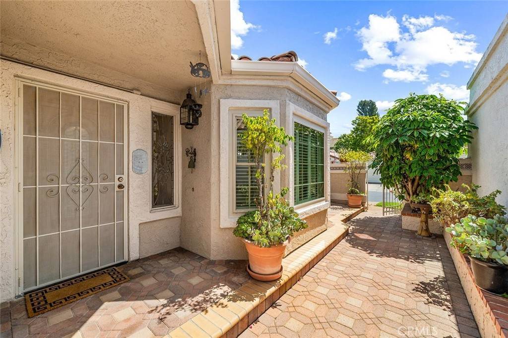 Mission Viejo, CA 92692,28298 Alava