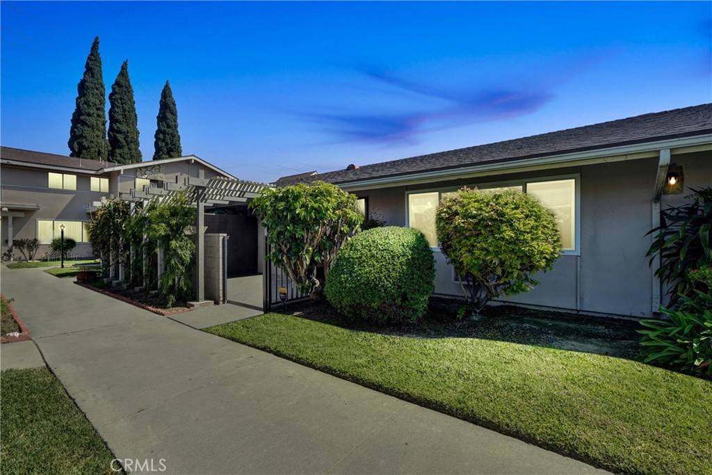Anaheim, CA 92804,10757 Magnolia AVE #102