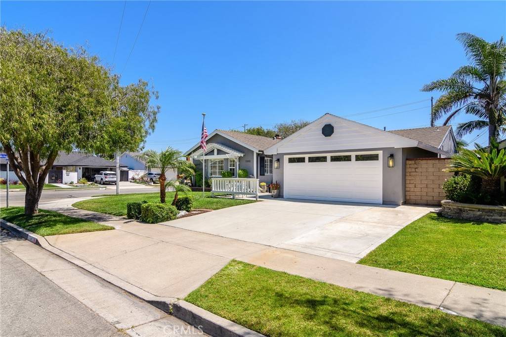 Huntington Beach, CA 92647,17692 Collins CIR