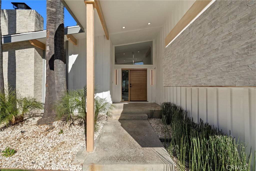 Tarzana, CA 91356,19501 Greenbriar
