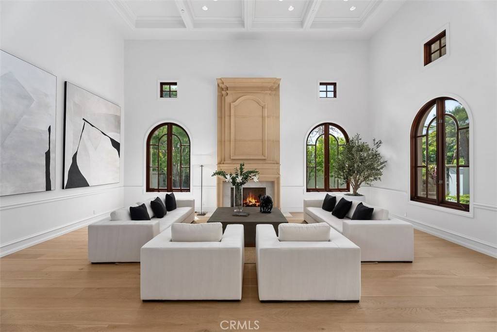 Newport Coast, CA 92657,2 Gallery PL