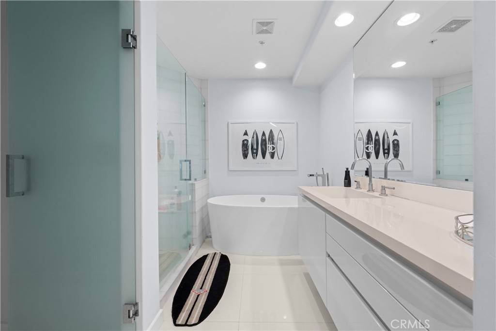 Irvine, CA 92612,2233 Martin #212