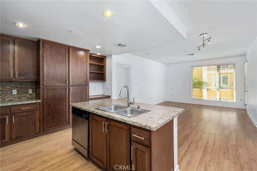 Woodland Hills, CA 91367,21301 Erwin ST #413