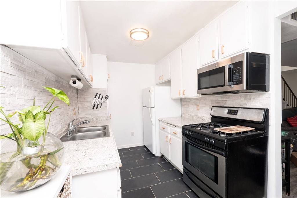 North Hills, CA 91343,8655 Orion AVE #2