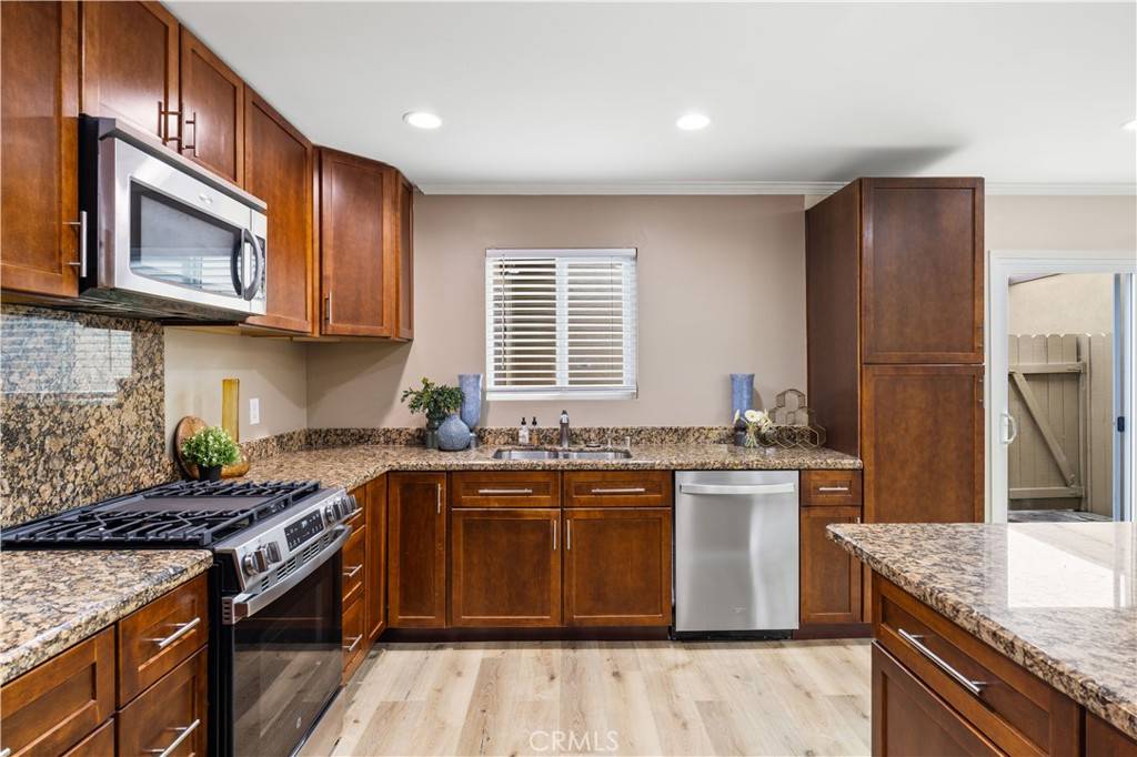 Tustin, CA 92780,13656 Red Hill AVE #26