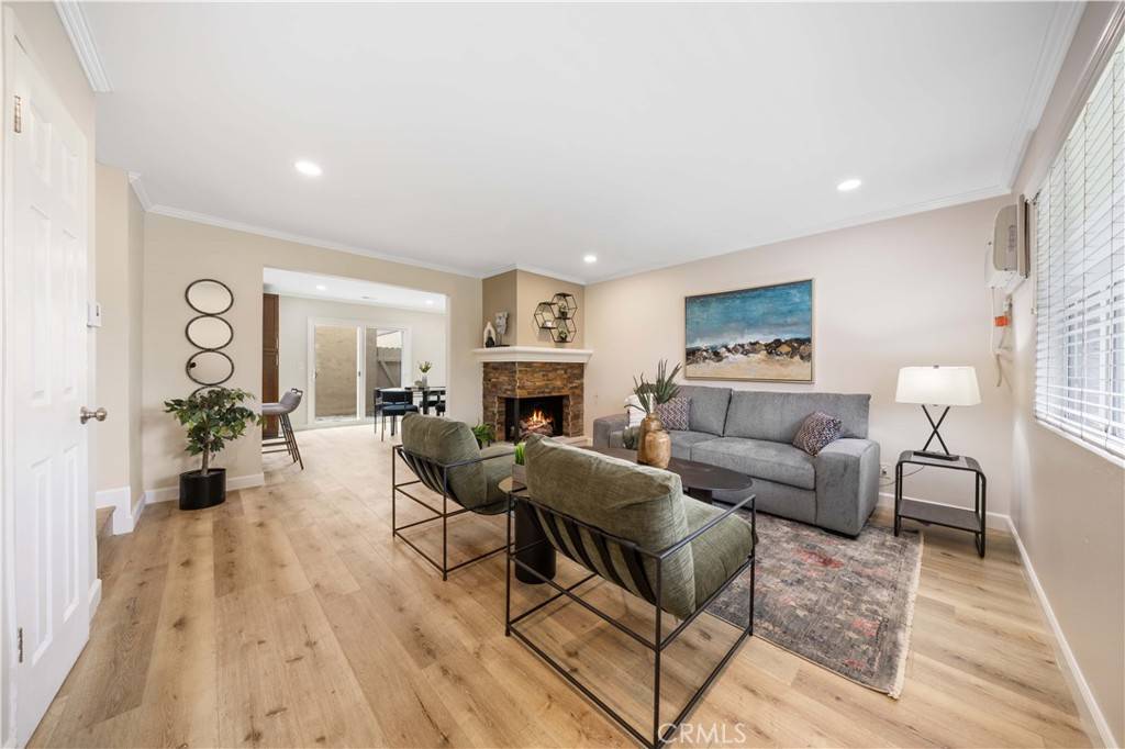 Tustin, CA 92780,13656 Red Hill AVE #26