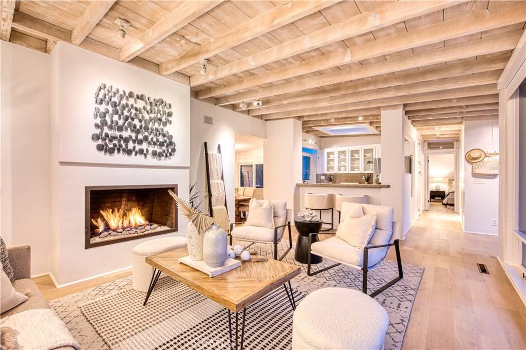 Laguna Beach, CA 92651,22311 3rd AVE