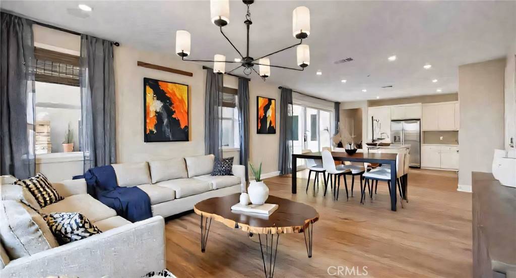 Irvine, CA 92618,466 Lobata