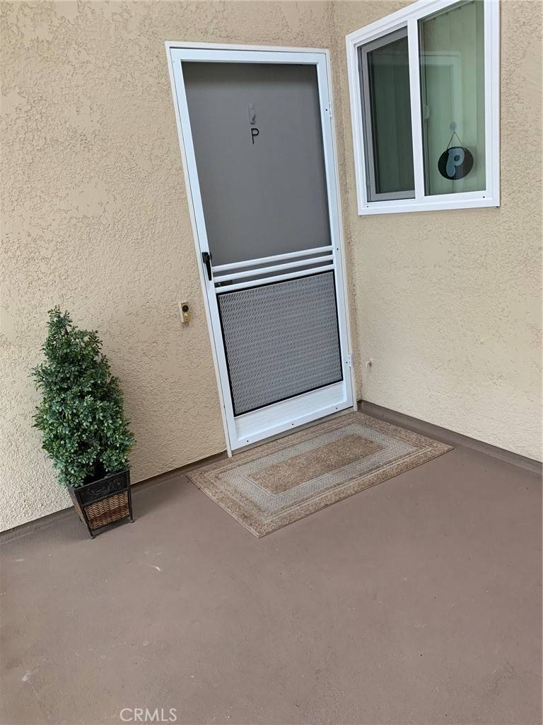 Laguna Woods, CA 92637,2296 Via Puerta #P