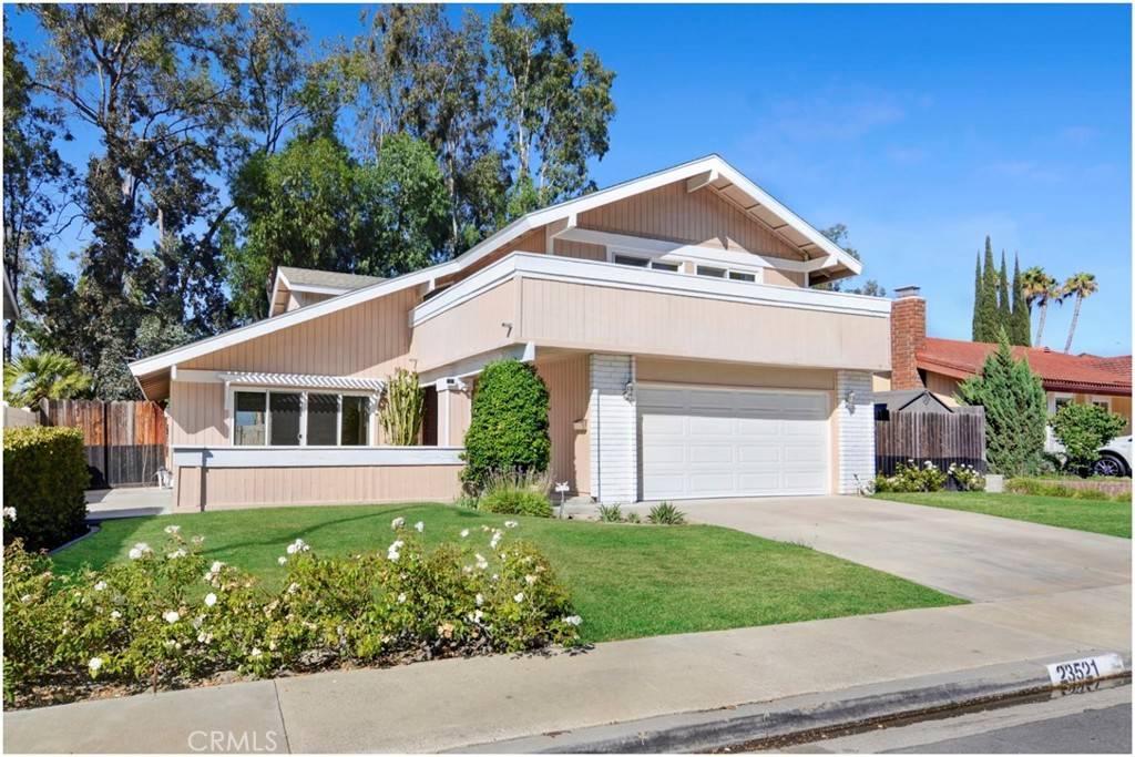 Laguna Niguel, CA 92677,23521 Lochlomond ST