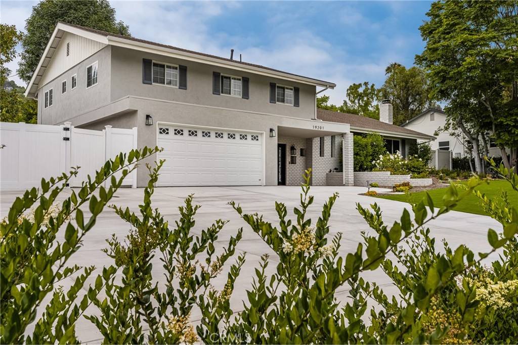 North Tustin, CA 92705,19201 Barrett LN
