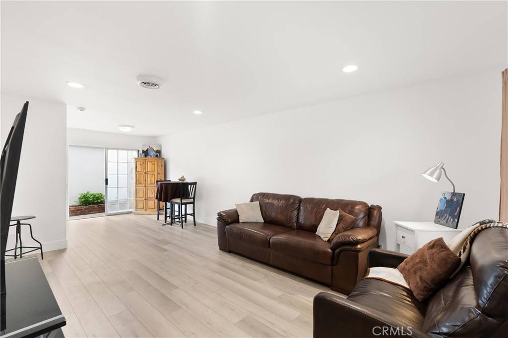 Costa Mesa, CA 92626,157 Yorktown LN