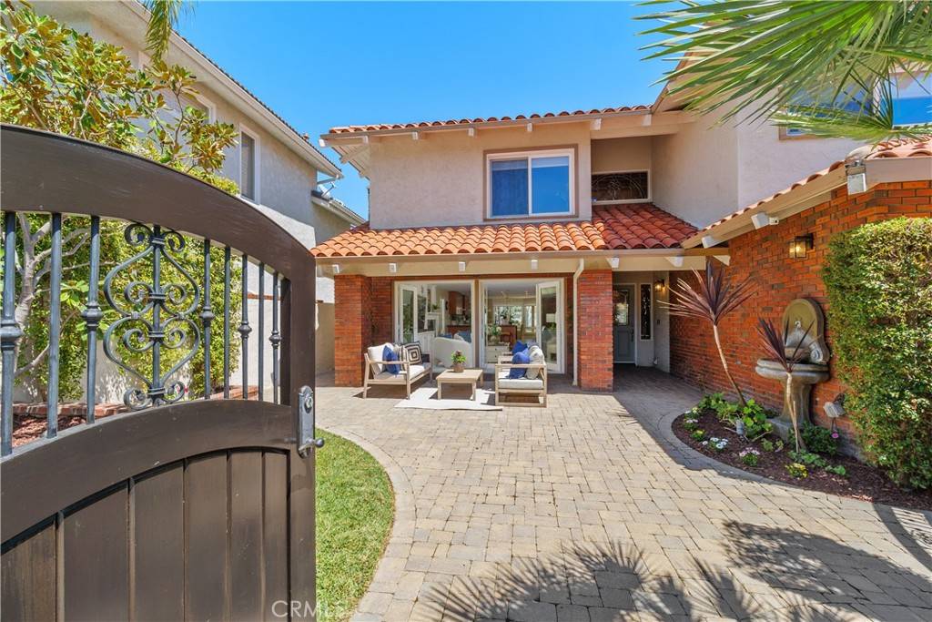 Mission Viejo, CA 92692,27645 Chapala