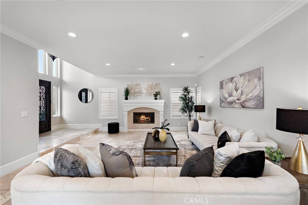 Rancho Santa Margarita, CA 92679,21495 Silvertree LN