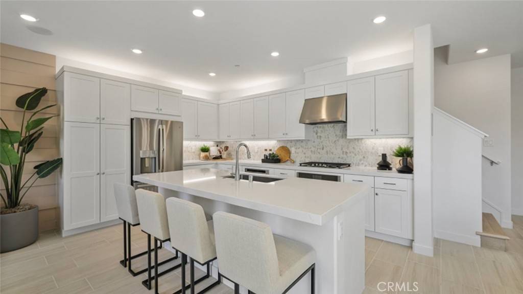 Santa Paula, CA 93060,460 Checkerbloom LN