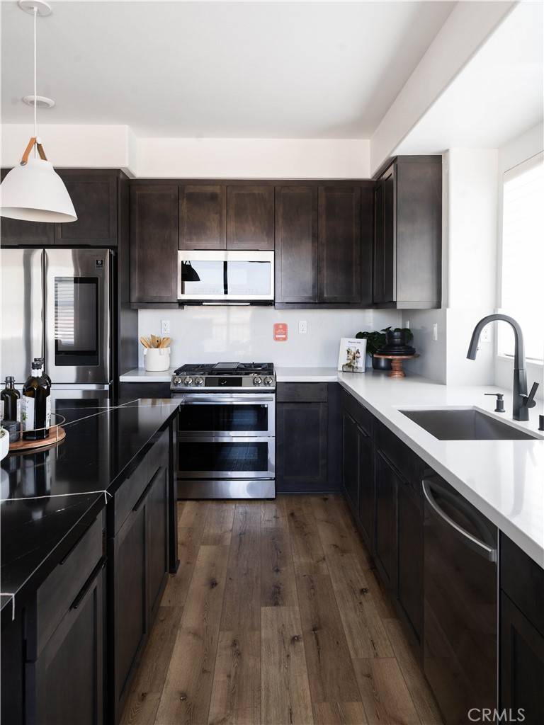 Claremont, CA 91711,107 Evergreen LN