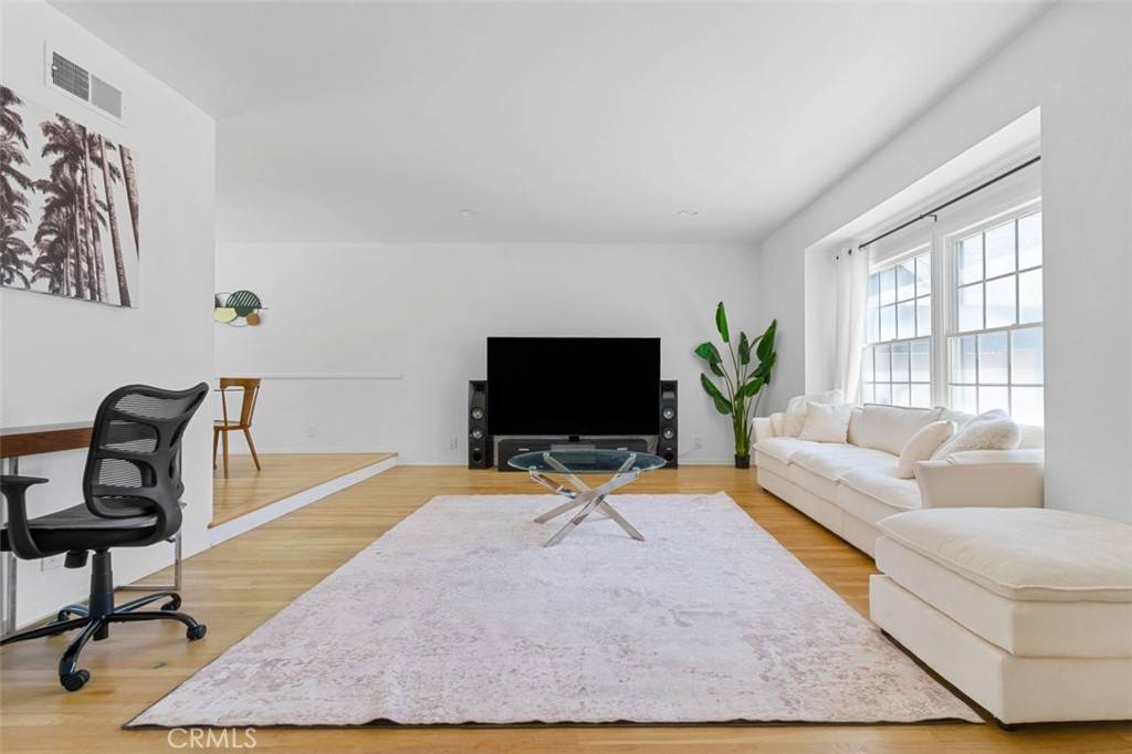 La Palma, CA 90623,5201 Del Serra CIR