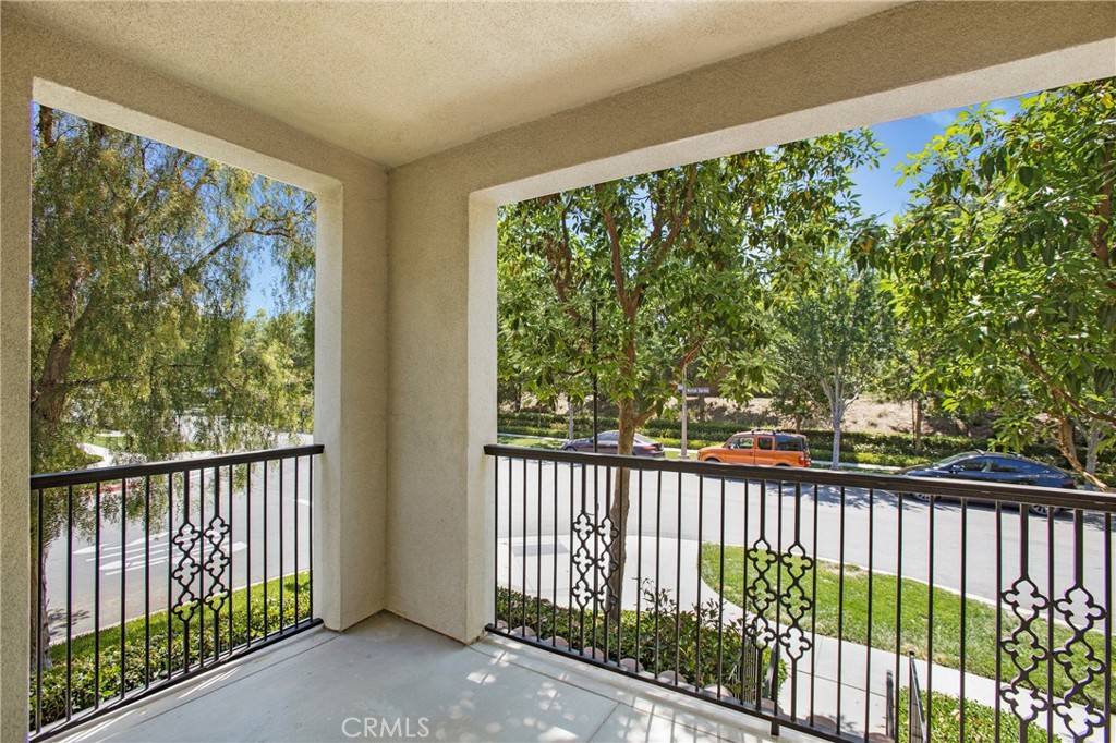 Irvine, CA 92618,201 Native