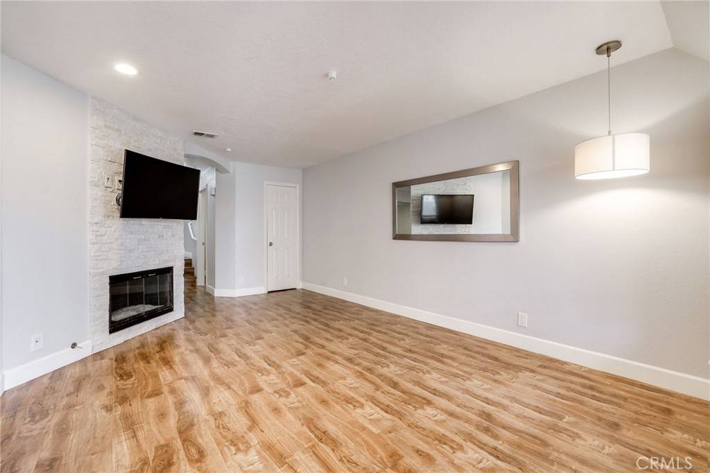Huntington Beach, CA 92648,626 Lake ST #44