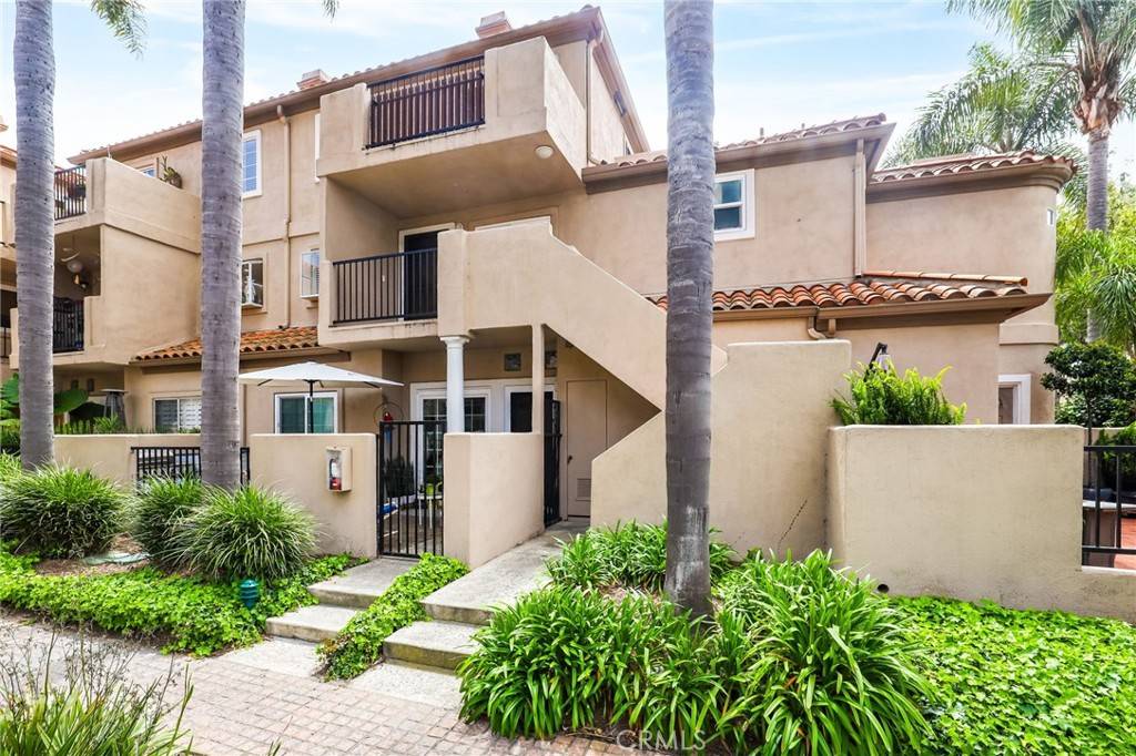 Huntington Beach, CA 92648,626 Lake ST #44