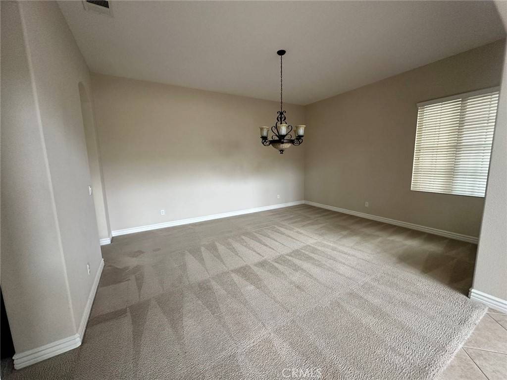 Corona, CA 92883,8231 Soft Winds DR