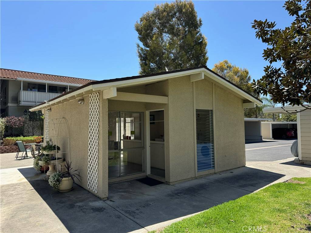 Laguna Woods, CA 92637,661 Avenida Sevilla #O