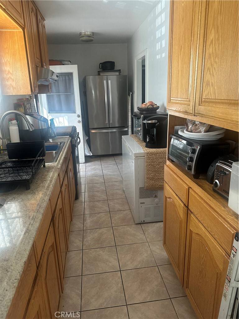 Lynwood, CA 90262,3090 Flower st