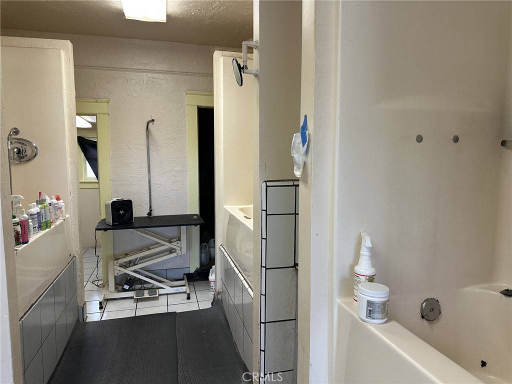 Oceanside, CA 92054,612 S Coast Hwy