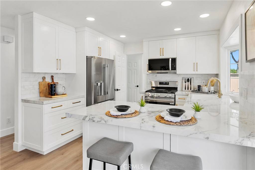 Irvine, CA 92604,1 Silver Fir