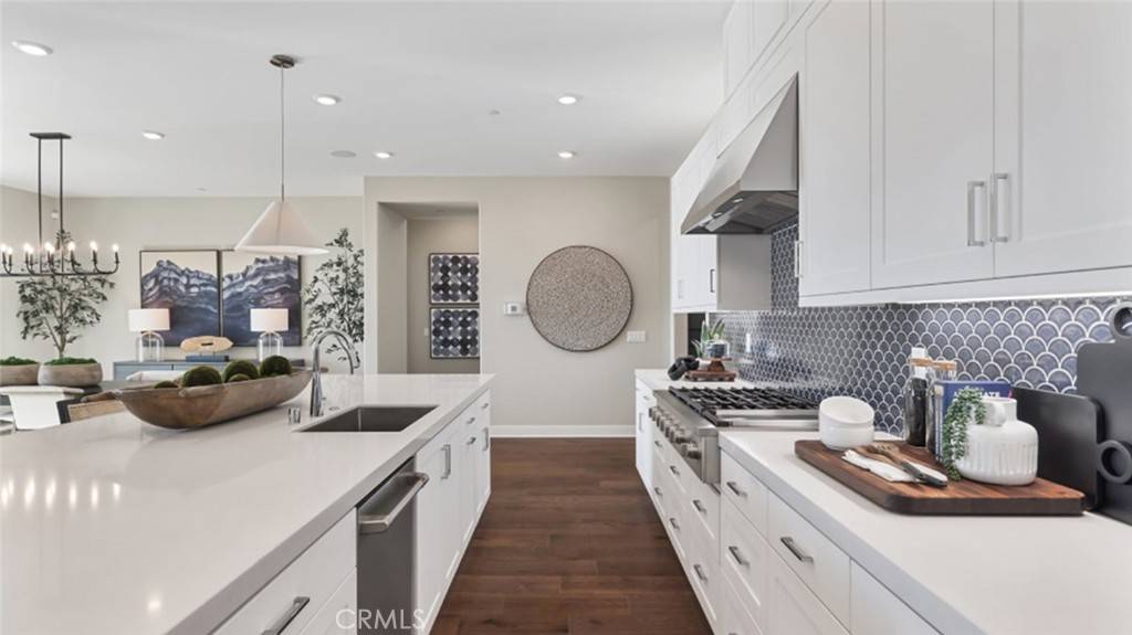 Valencia, CA 91354,24553 Via Sendero