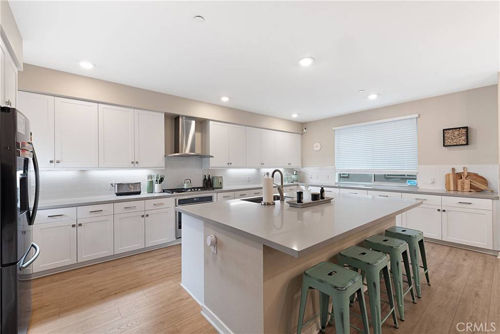 Irvine, CA 92612,194 Tribeca