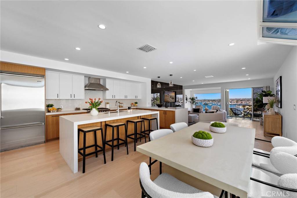 Corona Del Mar, CA 92625,309 Carnation AVE #4
