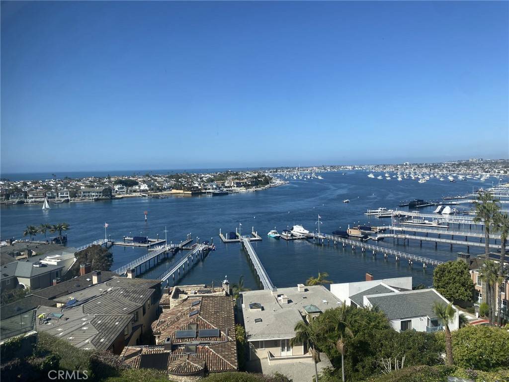 Corona Del Mar, CA 92625,309 Carnation AVE #4