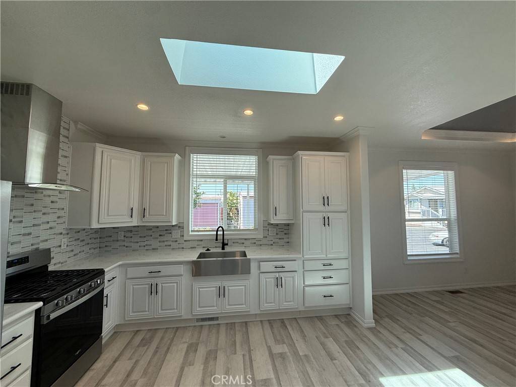 Norwalk, CA 90650,11101 Imperial Highway #122