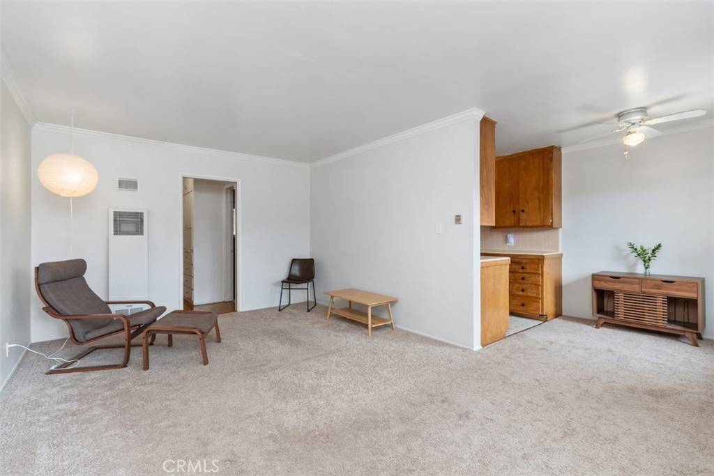 Long Beach, CA 90803,2075 East Appleton Street #6