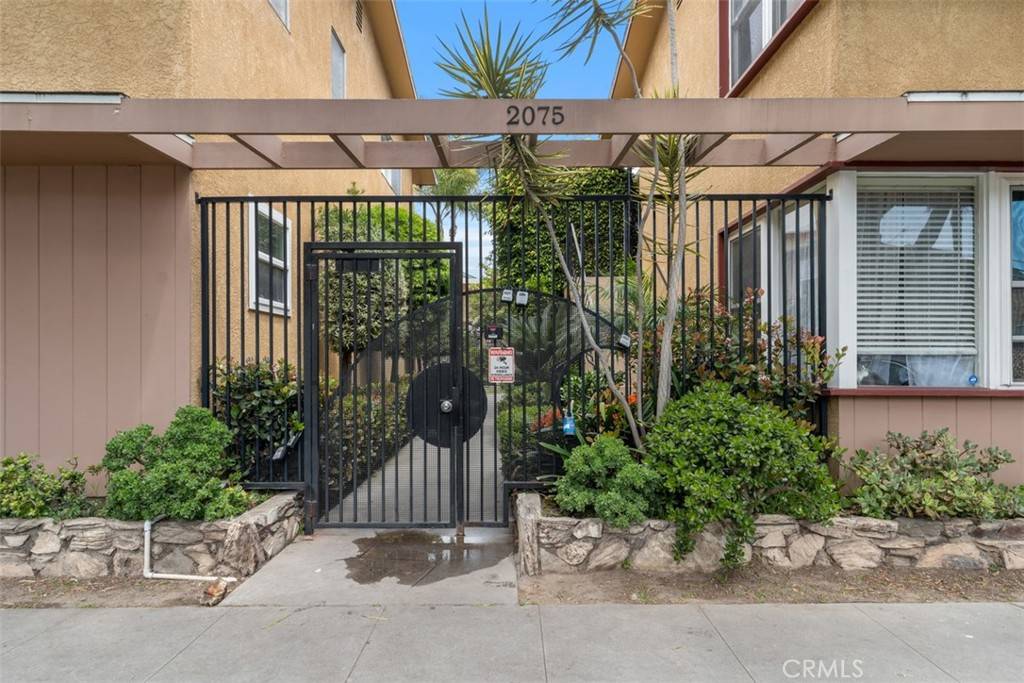 Long Beach, CA 90803,2075 East Appleton Street #6