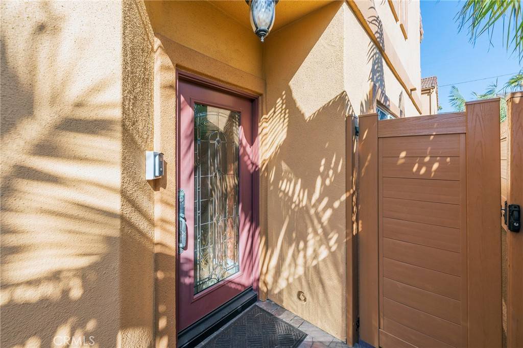 Huntington Beach, CA 92648,206 16th ST