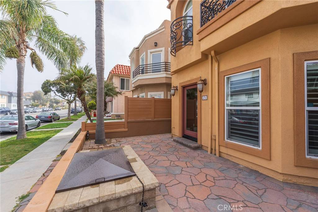Huntington Beach, CA 92648,206 16th ST