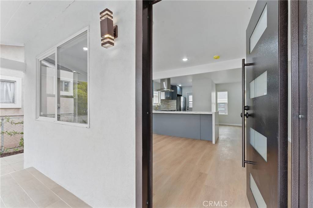 Inglewood, CA 90301,4842 W 99th ST