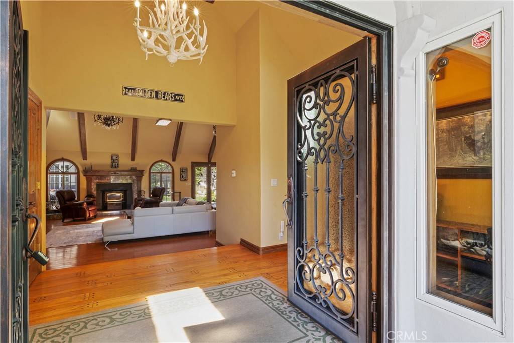 Lake Arrowhead, CA 92352,1031 Black Oaks DR