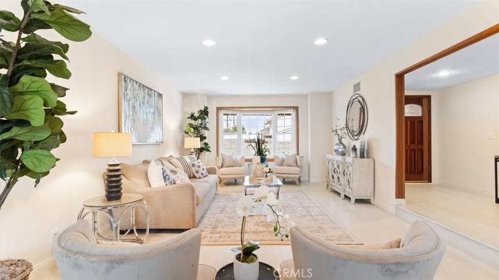 Huntington Beach, CA 92647,16001 Ballantine LN