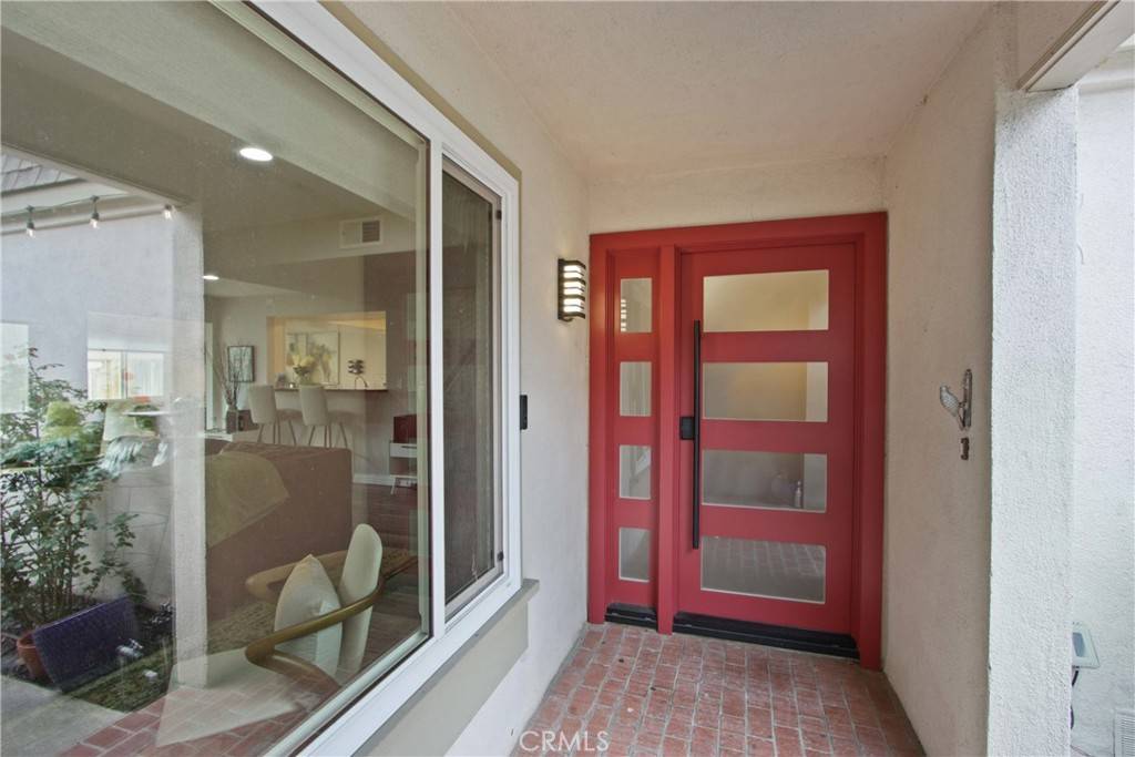 Irvine, CA 92612,33 Seton RD