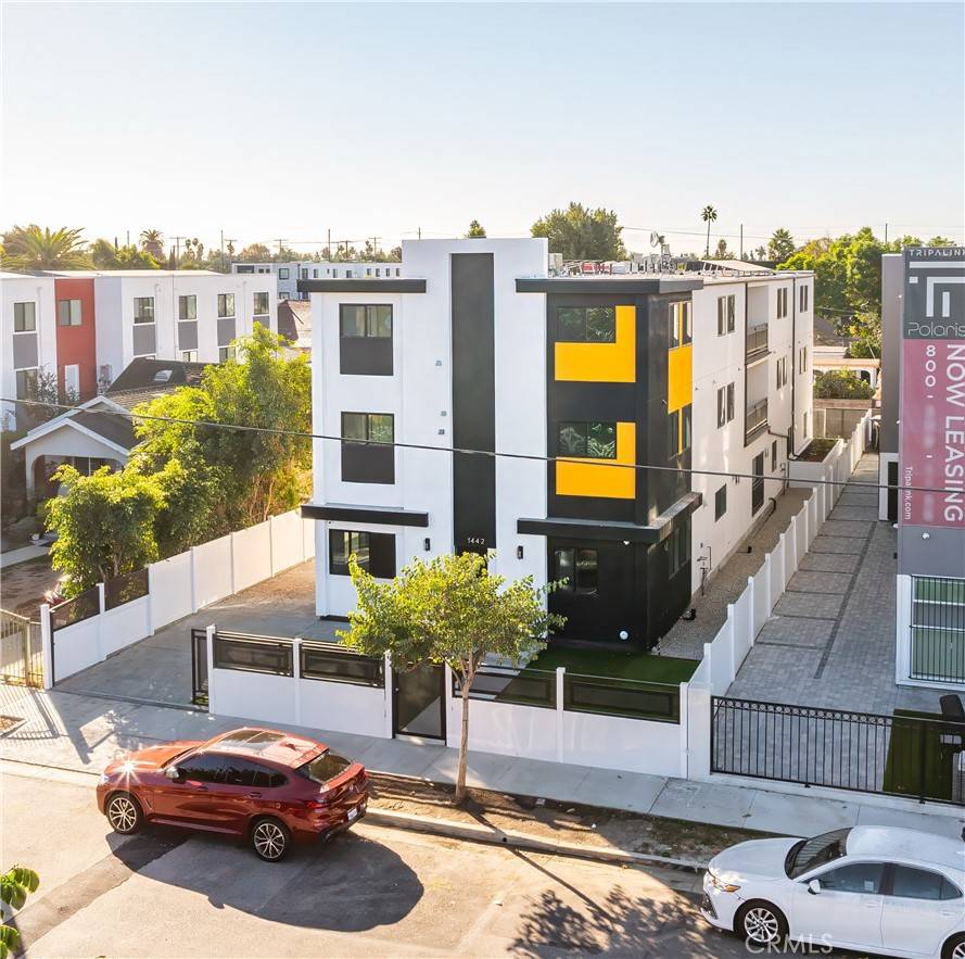 Los Angeles, CA 90018,1444 W 37th ST