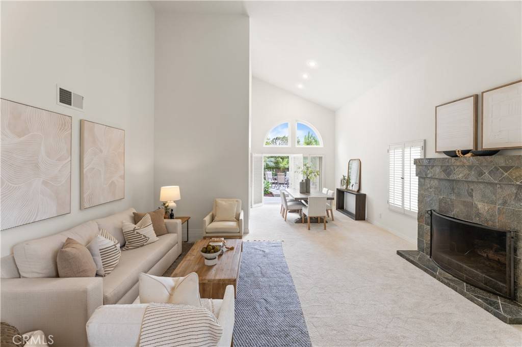 Irvine, CA 92614,10 Cedarlake #4