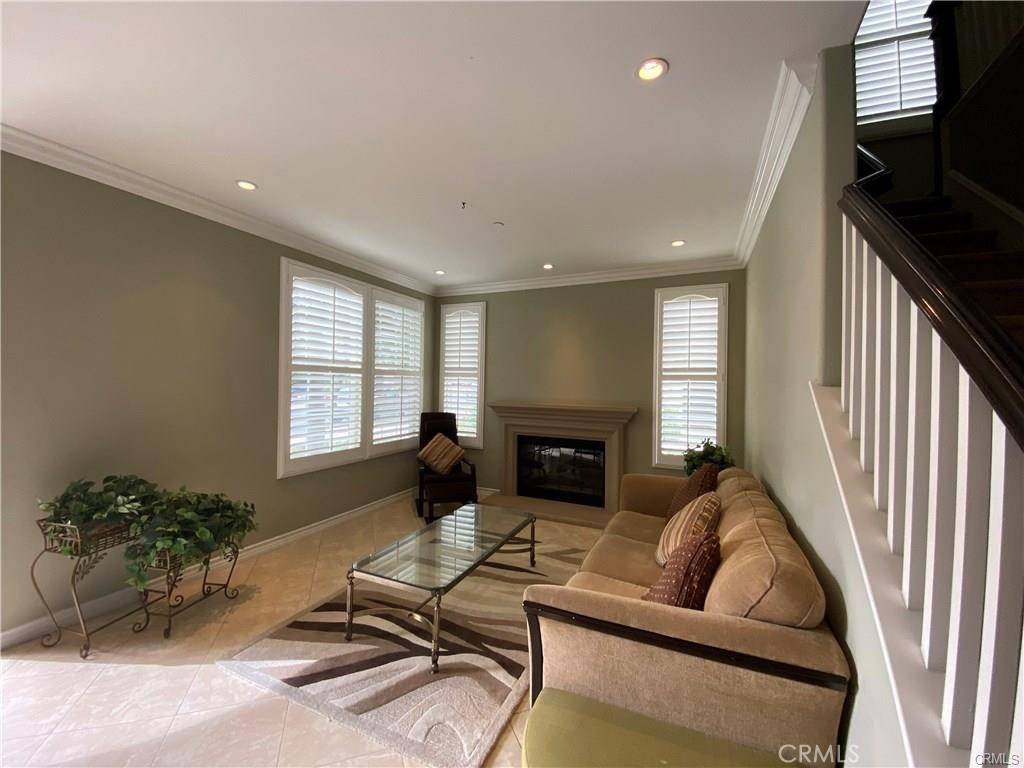 Huntington Beach, CA 92648,18745 Sinclair LN