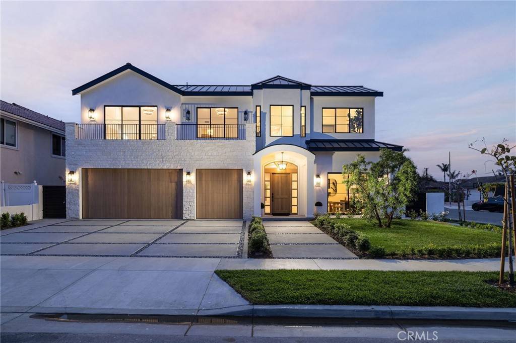 Huntington Beach, CA 92646,9121 Christine DR